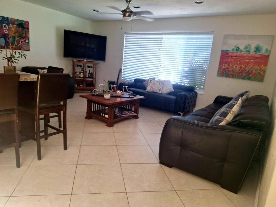 Sterling Heated Pool Village Boat Parking Wifi Bbq Family Getaway Cutler Bay Exterior photo