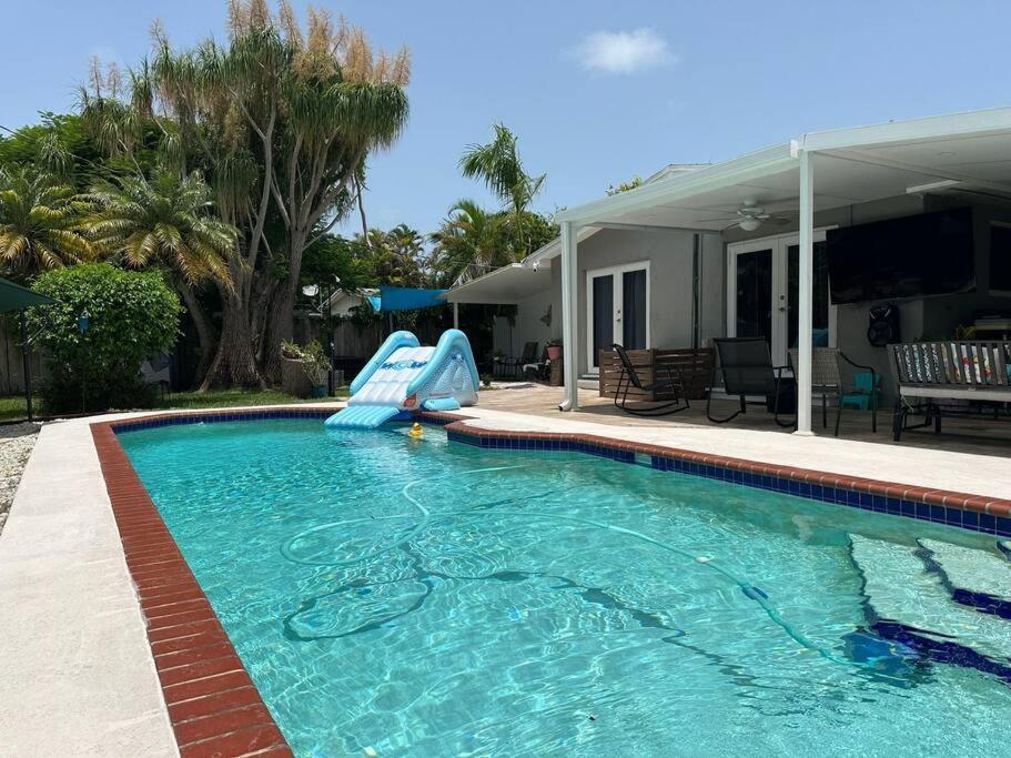 Sterling Heated Pool Village Boat Parking Wifi Bbq Family Getaway Cutler Bay Exterior photo