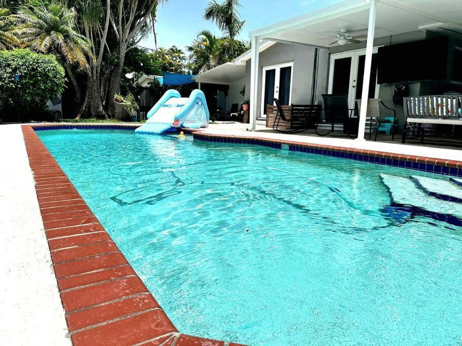 Sterling Heated Pool Village Boat Parking Wifi Bbq Family Getaway Cutler Bay Exterior photo